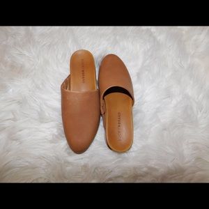Never won’t Lucky Brand tan mules